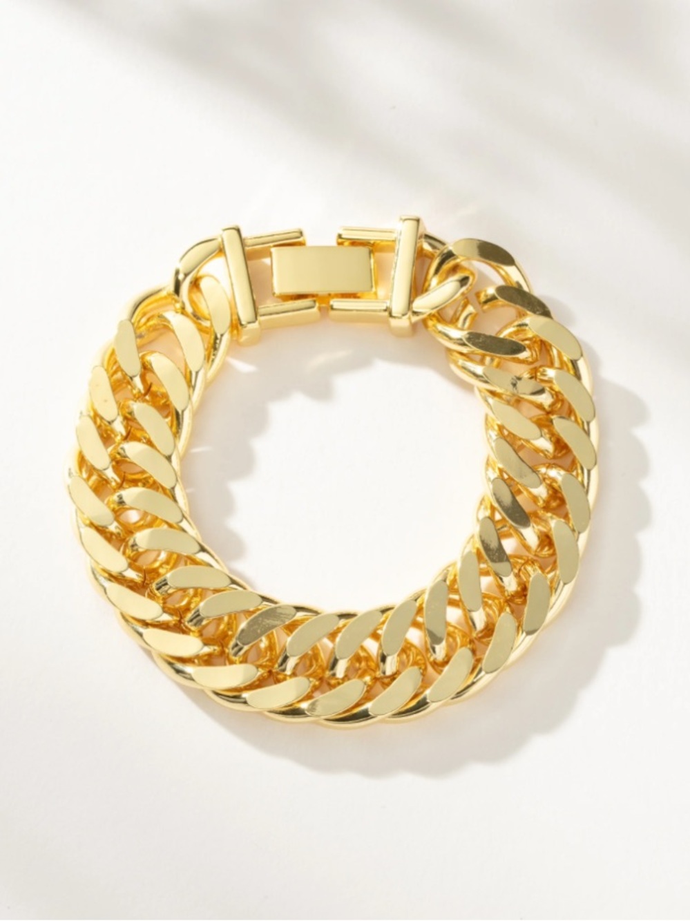 Gold Curb Chain Bracelet - Women's Fashion Jewelry